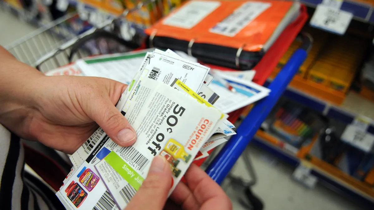 saving-cash-with-coupons